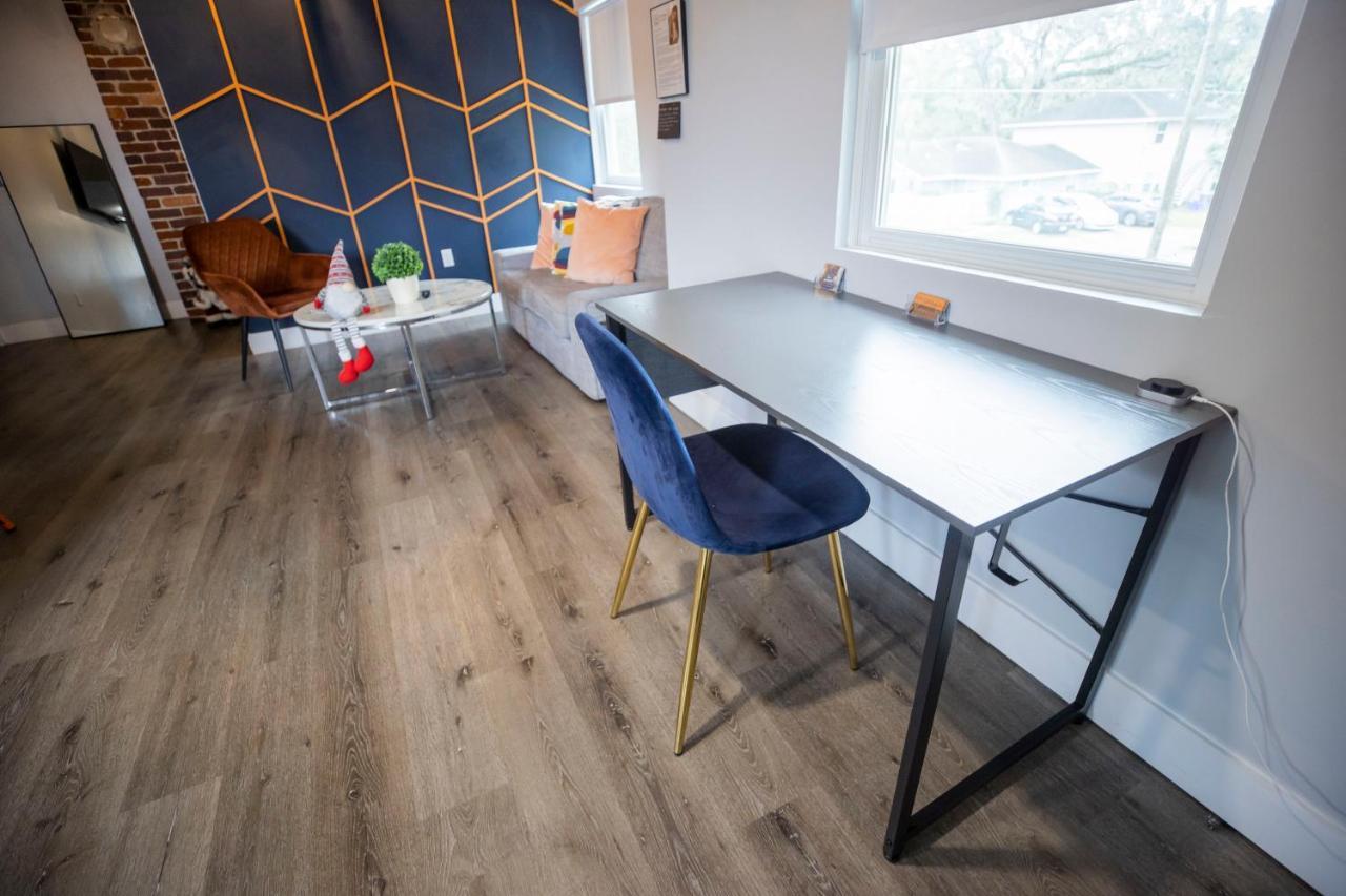 The Contemporary Lejlighed Sanford Eksteriør billede